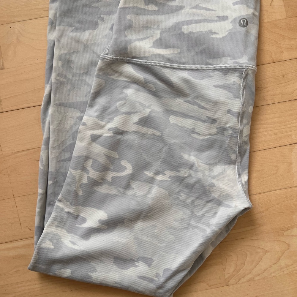 Lulu Lemon Gray Camouflage Leggings